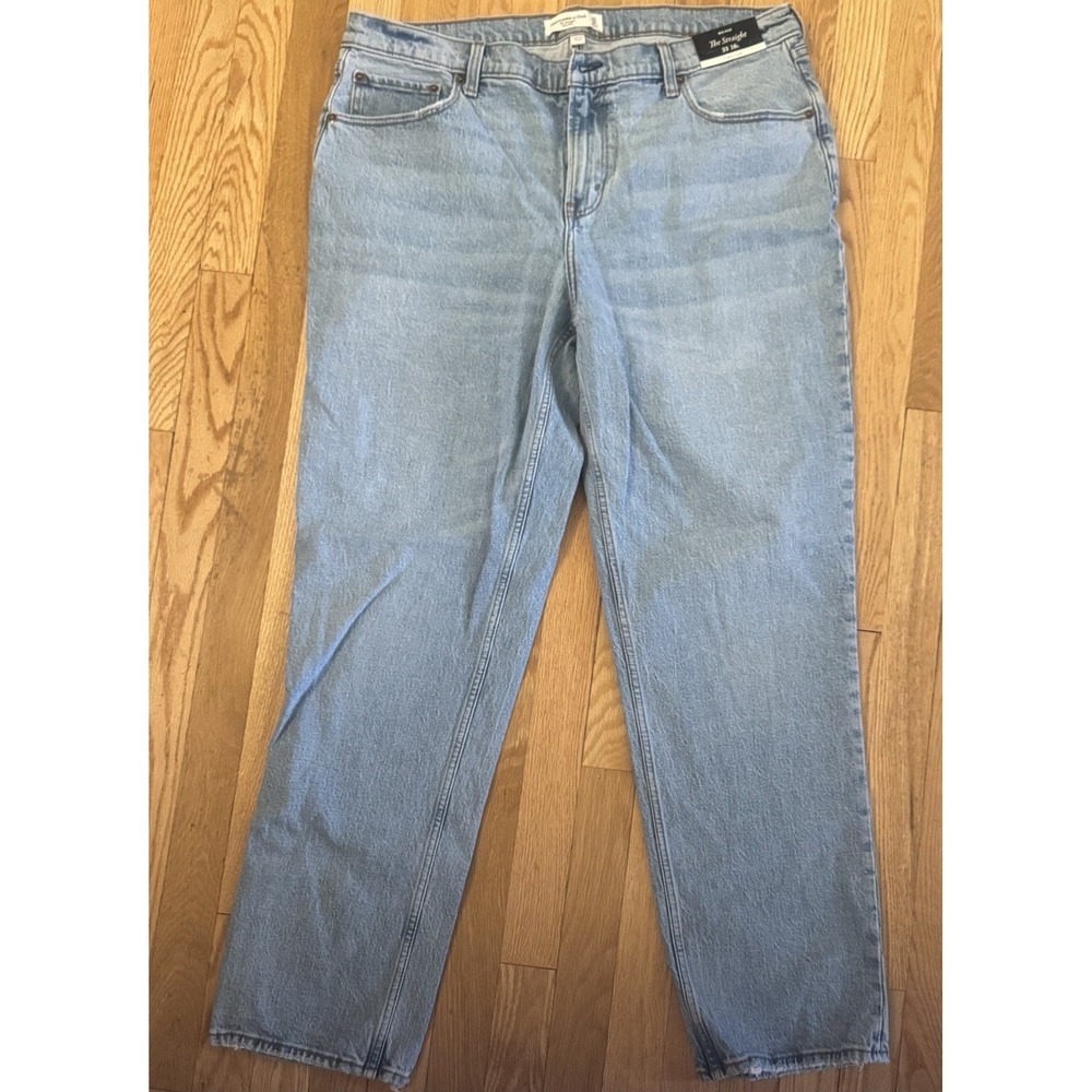 Abercrombie & Fitch Curve Love Women's Straight Leg Jeans Lt Wash Blue 33/16L